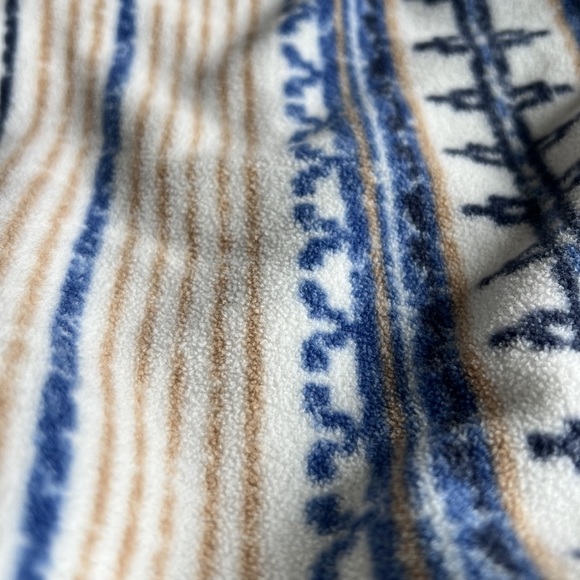 Columbia Pattern Sweater - Picture 4 of 4